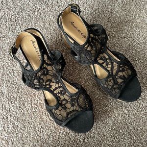 Black American Eagle High Heel Sandals